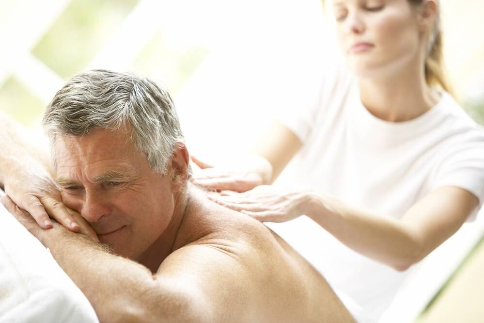 Масажът на гърба подобрява благосъстоянието и повишава потентността на мъжа